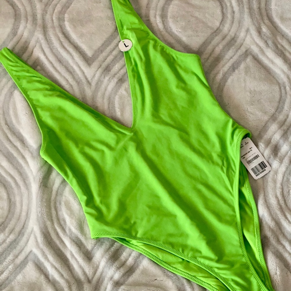 FOREVER 21 LIME GREEN ONE PIECE BIKINI !!
